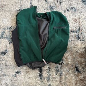 Marmot Fleece Vest – Made in USA – Size Large
Green and Black Vest
